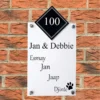 naambord namen en hondenpoot in de kleur wit