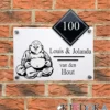 Naambord boeddha en huisnummer in de kleur wit.